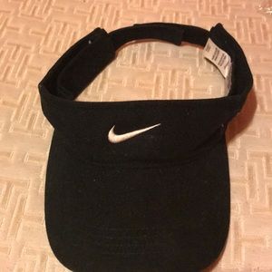 black nike visor
